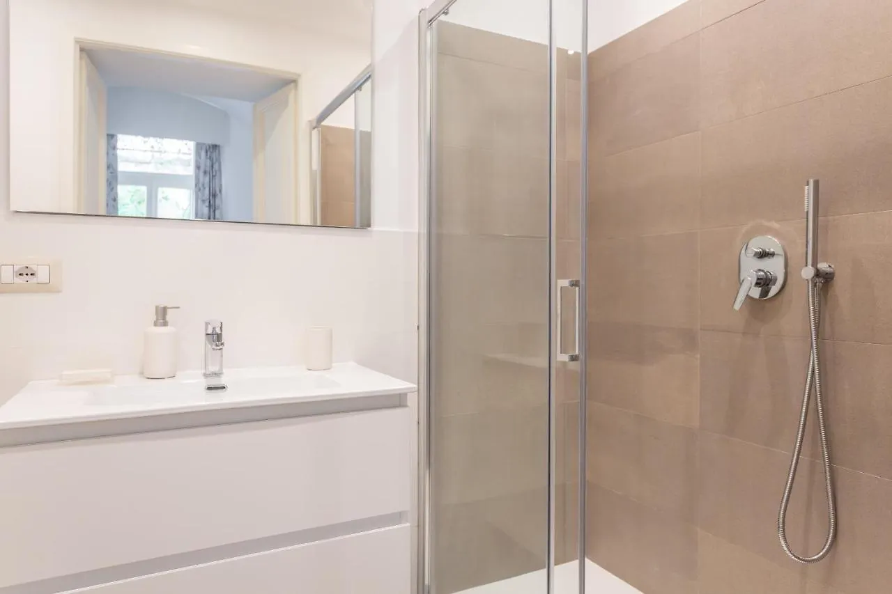 Prati 3Bdr Urban Charm Apartment Rome 0*,